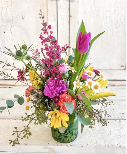 Easter Centerpiece Special 1 (Dixon delivery only) Fresh Flower Centerpiece