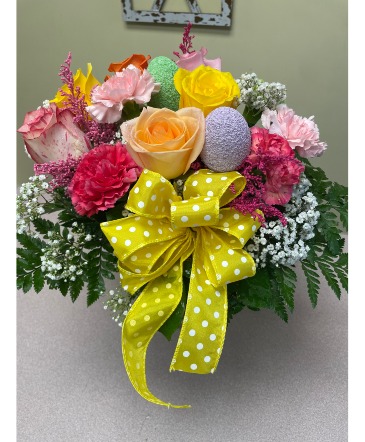 EGGSTRA SPECIAL EASTER VASE ARRANGEMENT in East Meadow, NY | EAST MEADOW FLORIST