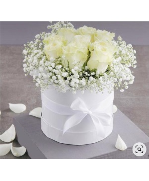 Elegance woman WHITE ROSES IN A BOX WITH BABY BREATH