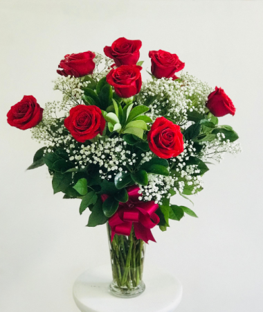 Elegant Dozen Red Roses CALL (805) 653-6929 FOR MORE INFORMATION. 