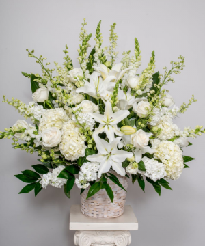 Elegant Garden Basket Arrangement in Chatham, NJ | SUNNYWOODS FLORIST Elegant Garden Basket Arrangement in Chatham, NJ | SUNNYWOODS FLORIST