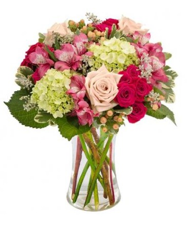 STUNNING GARDEN BOUQUET in Oakland, ME | VISIONS FLOWERS & BRIDAL DESIGNS STUNNING GARDEN BOUQUET in Oakland, ME | VISIONS FLOWERS & BRIDAL DESIGNS