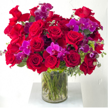 Elegant Gemstone Vase Arrangement