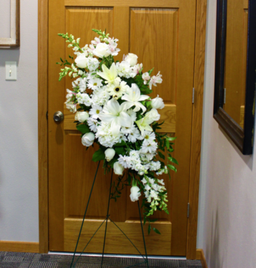 Elegant Honors Fresh Floral Easel in Emmetsburg, IA | Blossoming Creations