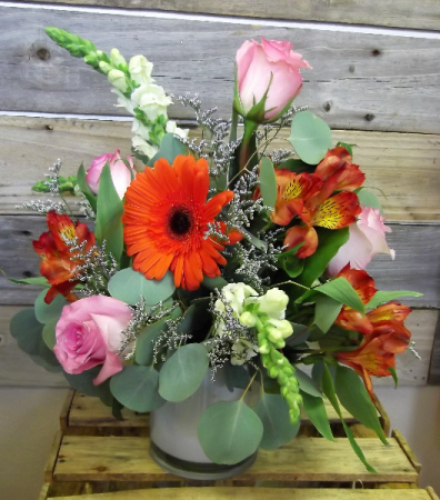 ELEGANT LADY VASE