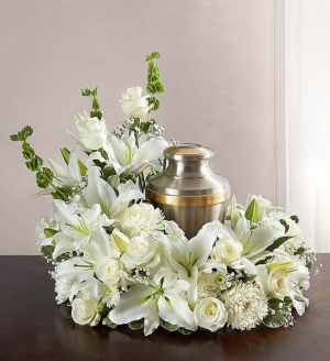 Elegant Love All White Memorial in Springfield, MO | FLOWERAMA #226 Elegant Love All White Memorial in Springfield, MO | FLOWERAMA #226