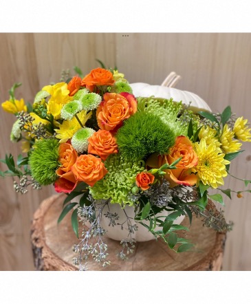 Elegant Pumpkin centerpiece in Osoyoos, BC | POLKA DOT DOOR Elegant Pumpkin centerpiece in Osoyoos, BC | POLKA DOT DOOR