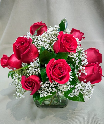 Elegant Rose Cube Vase Floral Arrangement