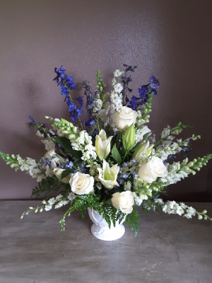 Elegant sympath Funeral flowers