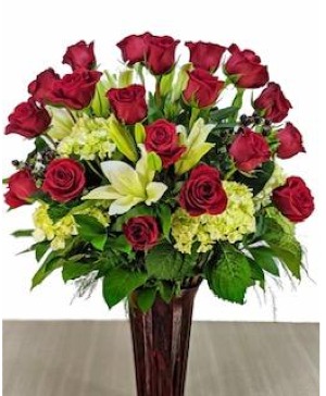 Elegant Tribute Red rose with green or white hydrangea