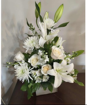 Elegant White Mixed arrangment