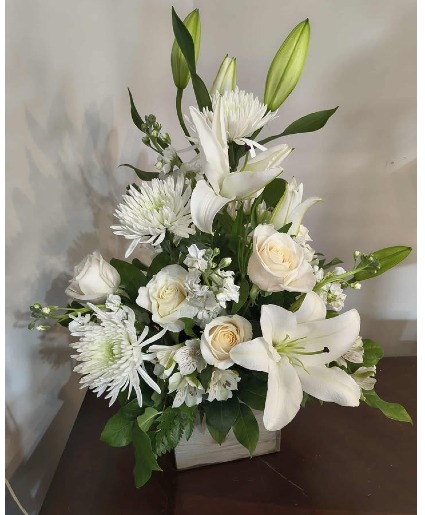 Elegant White Mixed arrangment