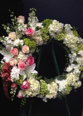Elegent Touch Wreath 