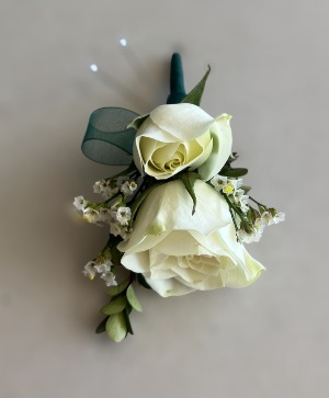 Emerald Beauty Boutonniere 