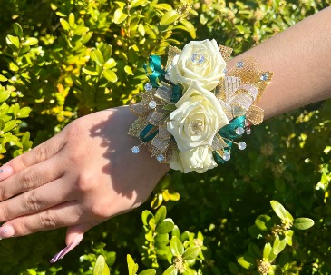 Glittering Green & Gold Corsage  in Mcminnville, OR | POSEYLAND FLORIST