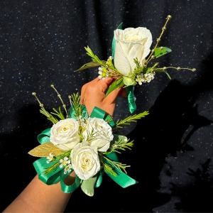 Emerald Green Corsage & Bout. Set
