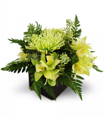 Emerald Jubilee All-around floral arrangement