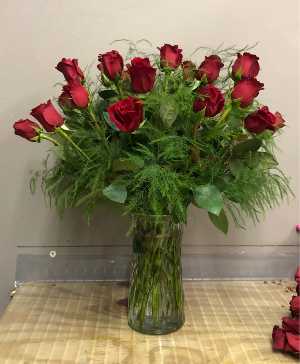 En Rouge Tall red rose arrangement