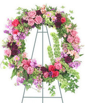 Standing Heart Wreath- Grace – Flowers By Evelyn