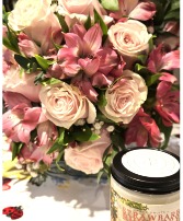 UNIQUE & LOVELY Roses and alstroemerias bouquet style