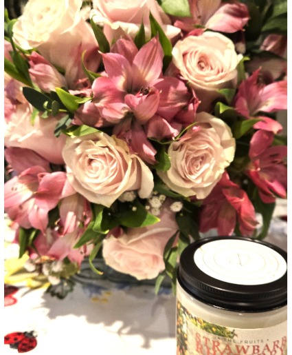 UNIQUE & LOVELY Roses and alstroemerias bouquet style