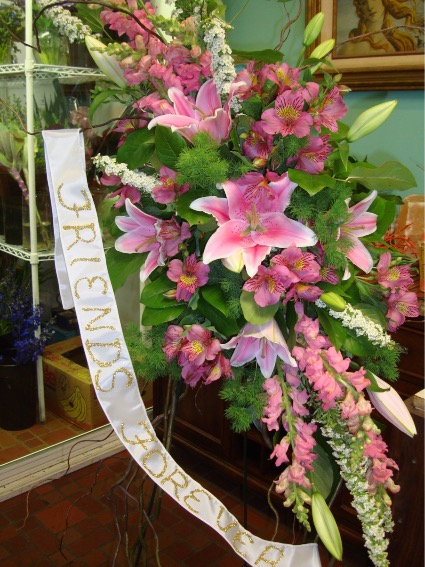 Endlessly Friends Spray Arrangement