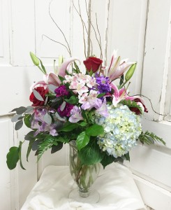 ENGLISH GARDEN ARRANGEMENT SOLD OUT in Roswell, NM | BARRINGER'S BLOSSOM SHOP
