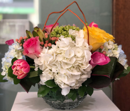 EPIC BLOOMERS ELEGANT MIXTURE OF FLOWERS