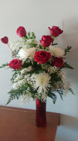 ETERNAL LOVE RED ROSES/WHITE MUMS