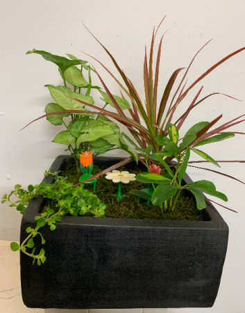 Fairy garden chair and table planter