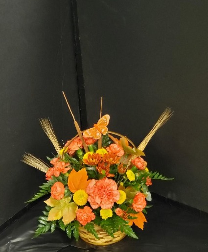FALL ARANGEMENT FRESH FLOWERS IN WICKER BASKET