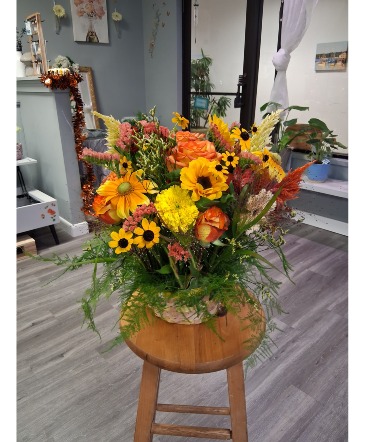 Fall basket   in Boothbay Harbor, ME | HARBOR BLOOMS FLORAL
