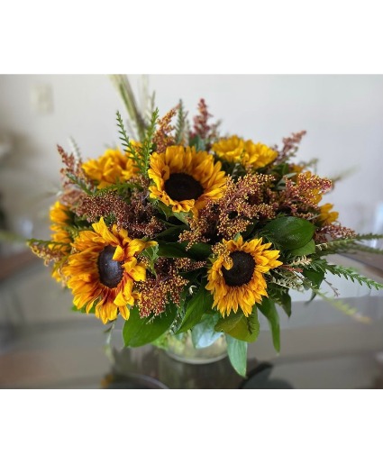 fall sunflowers arrangement 