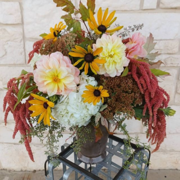 Farm Fresh Designer's Choice Vase in Burleson, TX | Texas Floral Design Inc