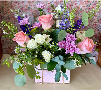 Fashionable Florals fresh flower arrangement