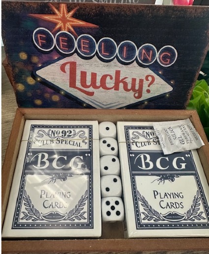 FEELING LUCKY CARD/DICE GAME IN WOODEN BOX