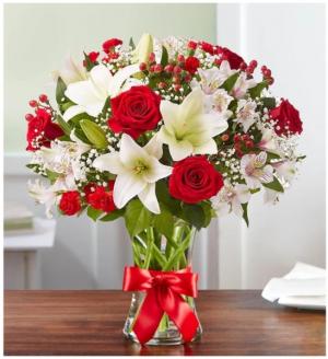 Feilds of Europe Bliss traditional red and white flowers vased