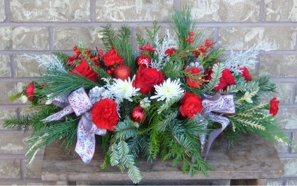 FESTIVE TABLE CENTRE Christmas Arrangement