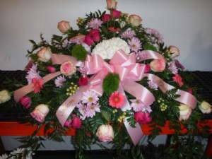 FG Sweet remembrance Casket Spray in Barnesville, OH | THE FLOWER GARDENS FG Sweet remembrance Casket Spray in Barnesville, OH | THE FLOWER GARDENS