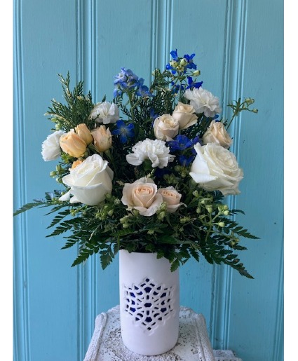 FIRST FROST WINTER FLOWER ARRANGEMENT