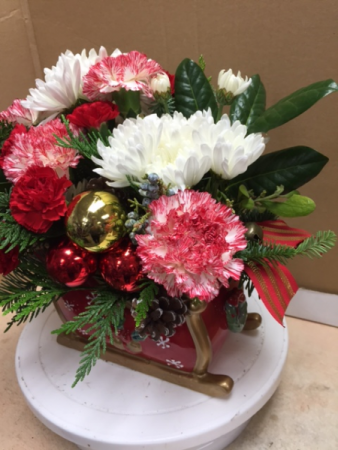 FItz and Floyd Sleigh Christmas Flower Arrangement