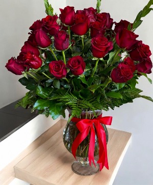 Five Dozen Red Roses 0041 