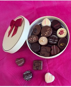 Flanders finest Belgian chocolate assortment Luxury box of 12 pieces milk, dark and white