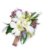 Flawless Corsage Corsage/Boutonniere