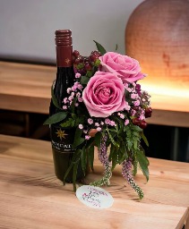 Fleur De Vine (Blooming Roscato) Wine w/ Flower Decor