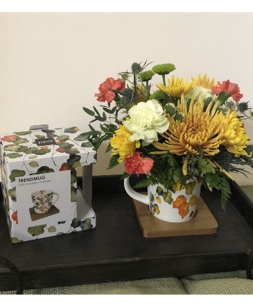 Keepsake Mug with Floral Arrangement   in Shoreview, MN | HUMMINGBIRD FLORAL