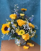 FLORAL BUZZ FLOWER ARRANGEMENT