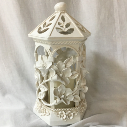 Floral Elegance Statue W/Candle Battery operated / Surround with Flowers