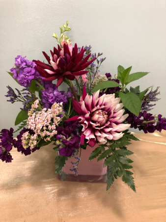 Floral fragrance fresh vase arrangement