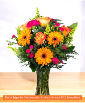 FLORES BRILLANTES Vase Arrangement